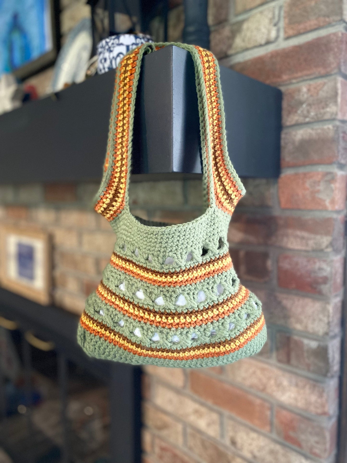 Crocheted Bag: 70’s Style